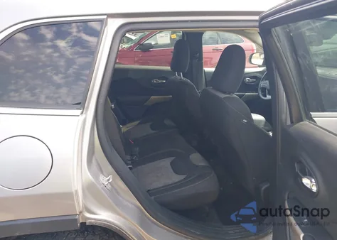 2018 Jeep Cherokee Latitude 4X4 из США, поврежденный, VIN 1C4PJMCX7JD549572